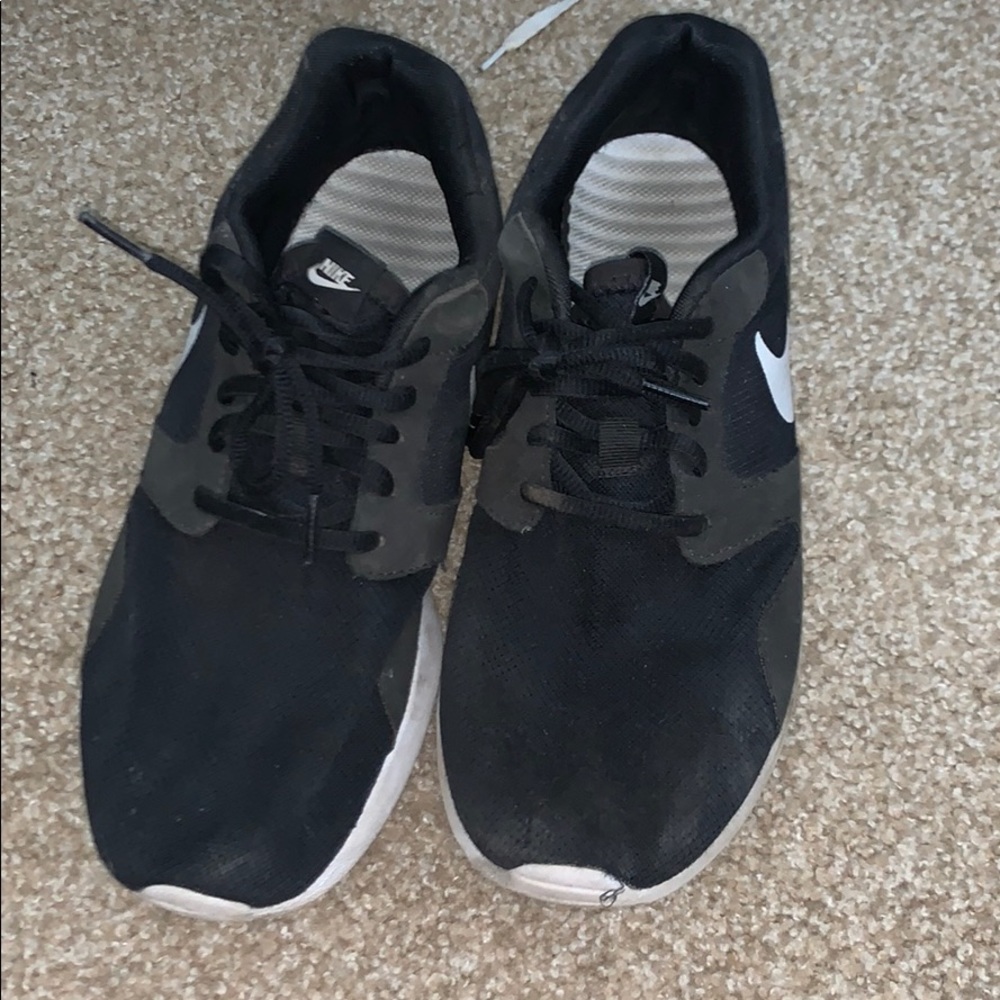 nike Tennis shoes